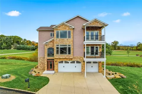 29 Shores Dr, Poland, OH 44514