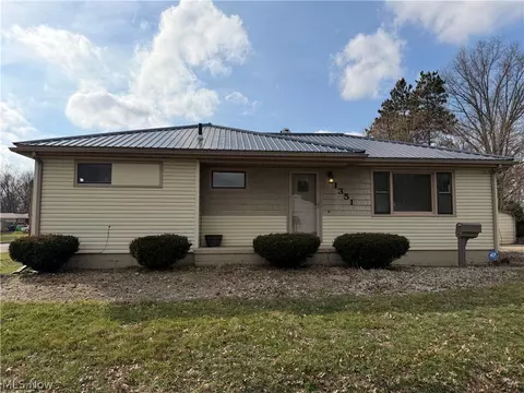 1351 3rd St SE, Massillon, OH 44646