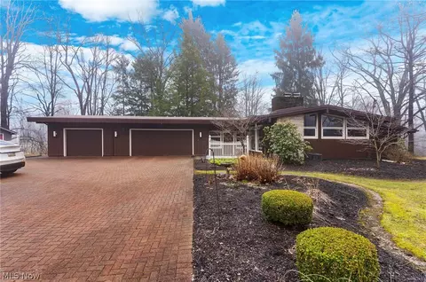 2479 Tibbetts Wick Rd, Girard, OH 44420