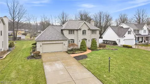 2031 Celestial Dr NE, Warren, OH 44484