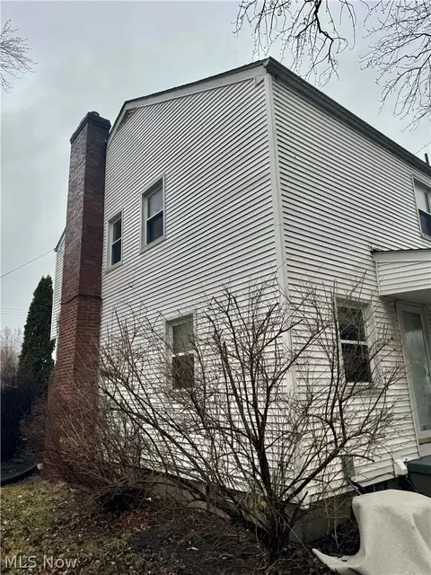 Exterior - 4715 Euclid Blvd, Youngstown, OH 44512 photo 5 of 7