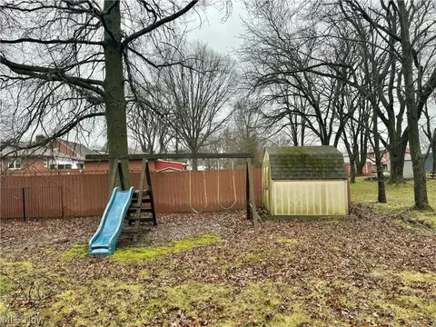 Exterior - 4715 Euclid Blvd, Youngstown, OH 44512 photo 3 of 7