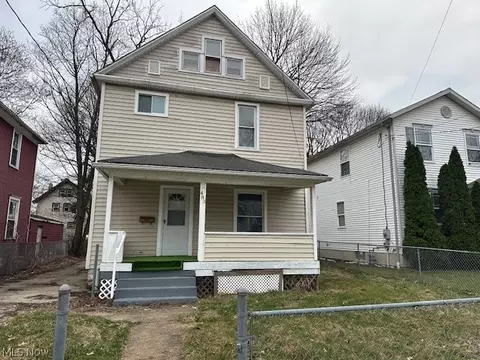 483 Douglas St, Akron, OH 44307