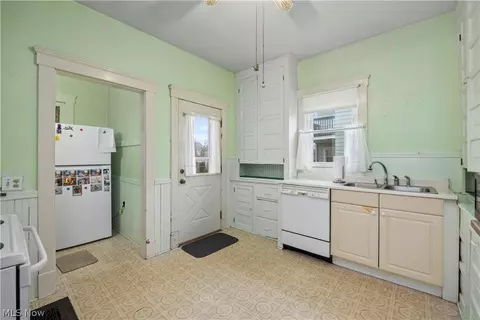 1820 E 32nd St, Lorain, OH 44055 photo 13