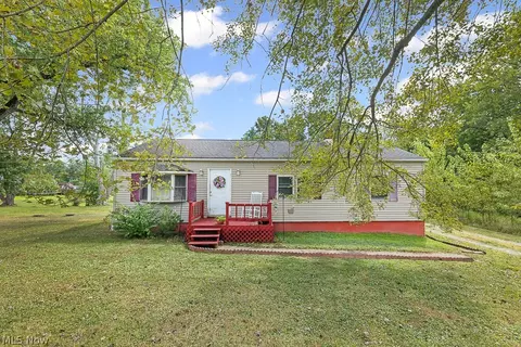 1235 Elm St, Sebring, OH 44672