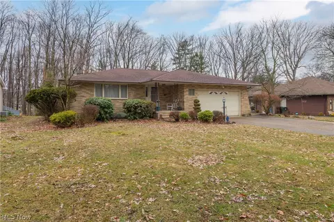 7408 Wake Robin Dr, Parma, OH 44130