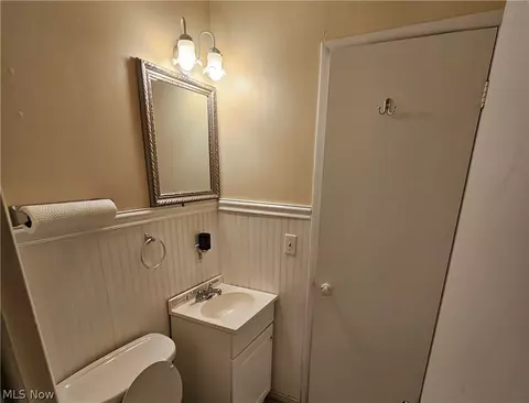 Bath - 6280 Eldridge Blvd, Bedford Heights, OH 44146 photo 2 of 2