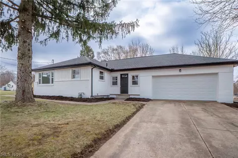 398 Snyder Ave, Barberton, OH 44203