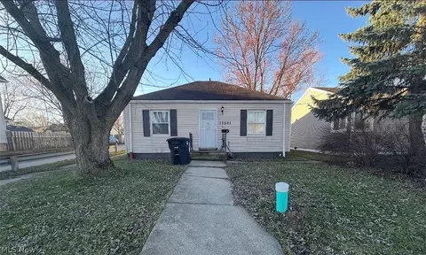 13501 Carrington Ave, Cleveland, OH 44135