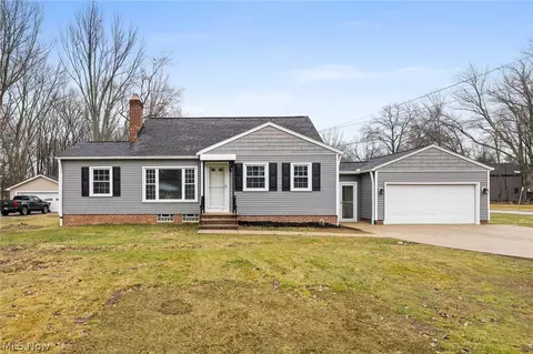 3261 Canterbury Rd, Westlake, OH 44145