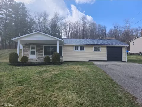 71598 Sunny Acres Dr, Martins Ferry, OH 43935