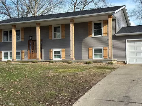 469 Trelake Dr, Canal Fulton, OH 44614