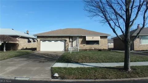 9638 Idlewood Dr, Brooklyn, OH 44144