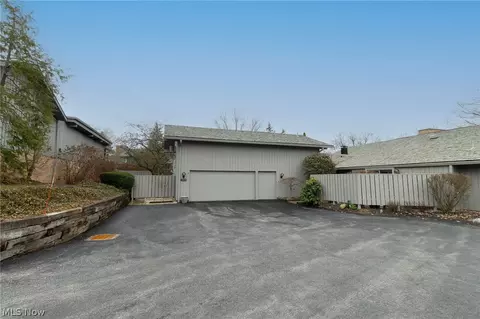 520-18 Willow Cir, Aurora, OH 44202