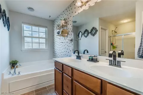 Bath - 6687 List St NW, Canton, OH 44708 photo 2 of 2