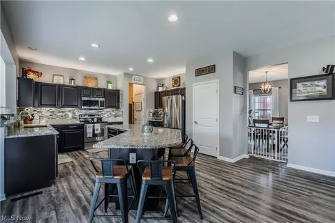 Kitchen - 6687 List St NW, Canton, OH 44708 photo 2 of 4