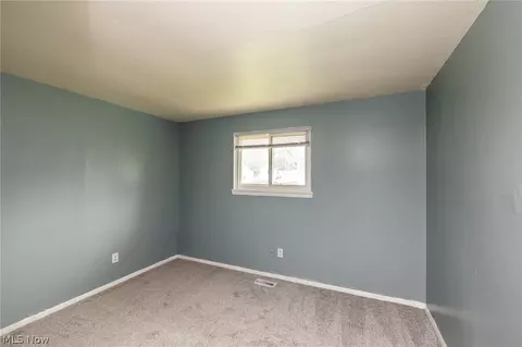 Bedroom - 211 Brace Ave, Elyria, OH 44035 photo 5 of 6