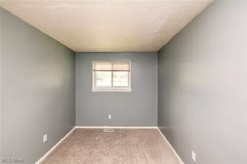 Bedroom - 211 Brace Ave, Elyria, OH 44035 photo 1 of 6