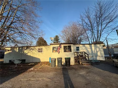 26 W 11th St, Dresden, OH 43821