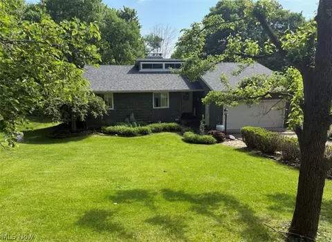1511 Homestead Dr, East Liverpool, OH 43920