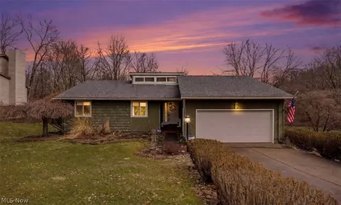 1511 Homestead Dr, East Liverpool, OH 43920