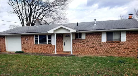 99 E Lubeck Hills Dr, Washington, WV 26181