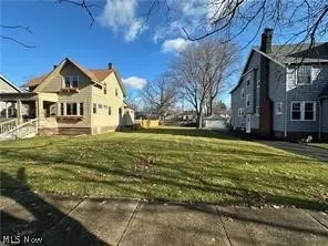 1161 Pomona Rd, Cleveland Heights, OH 44121