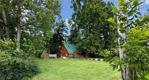 2854 Wells Lock Rd, Elizabeth, WV 26143