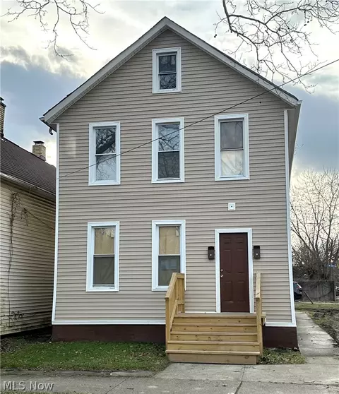 3302 W 48th St, Cleveland, OH 44102