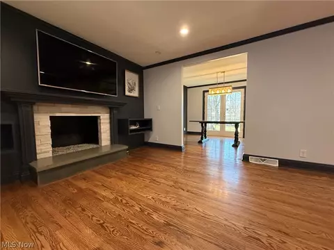 Living - 409 Melbourne Ave, Boardman, OH 44512 photo 3 of 5