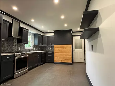 Kitchen - 409 Melbourne Ave, Boardman, OH 44512 photo 3 of 3