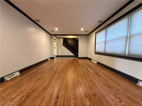 Living - 409 Melbourne Ave, Boardman, OH 44512 photo 2 of 5