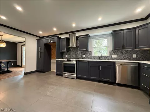 Kitchen - 409 Melbourne Ave, Boardman, OH 44512 photo 1 of 3