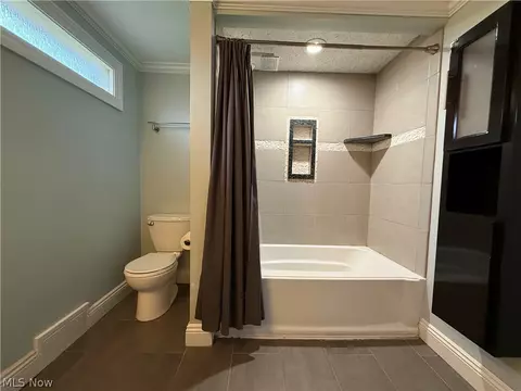 Bath - 409 Melbourne Ave, Boardman, OH 44512 photo 2 of 2