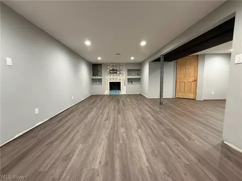 Living - 409 Melbourne Ave, Boardman, OH 44512 photo 4 of 5