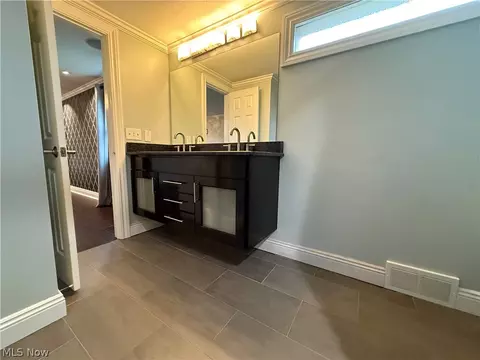 Bath - 409 Melbourne Ave, Boardman, OH 44512 photo 1 of 2