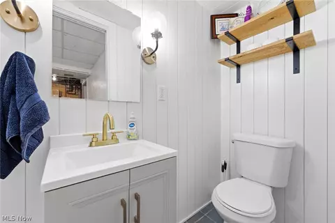 Bath - 143 Baker St, Berea, OH 44017 photo 2 of 3