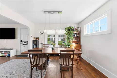 Dining - 143 Baker St, Berea, OH 44017 photo 2 of 3