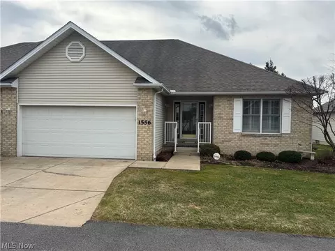 1556 Pimlico Dr #15, Youngstown, OH 44515