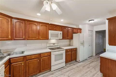 Kitchen - 4204 Castle Rdg, Copley, OH 44321 photo 1 of 2