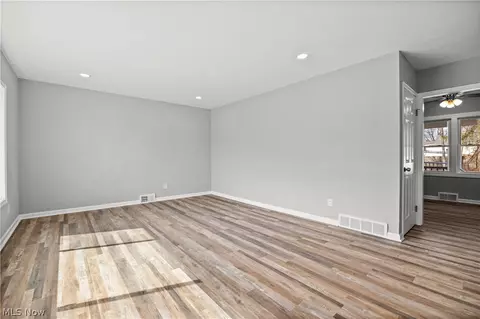Living - 975 N Ridge Rd E, Lorain, OH 44055 photo 1 of 6
