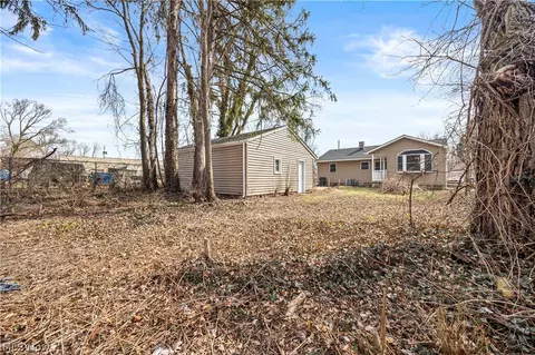 Exterior - 975 N Ridge Rd E, Lorain, OH 44055 photo 7 of 7