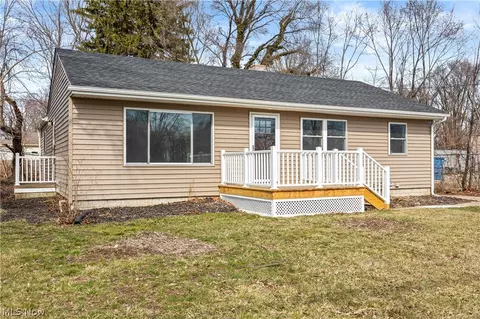 Exterior - 975 N Ridge Rd E, Lorain, OH 44055 photo 3 of 7