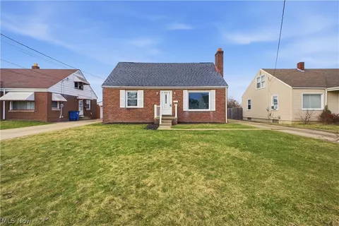 Exterior - 227 E Wilson St, Struthers, OH 44471 photo 6 of 7