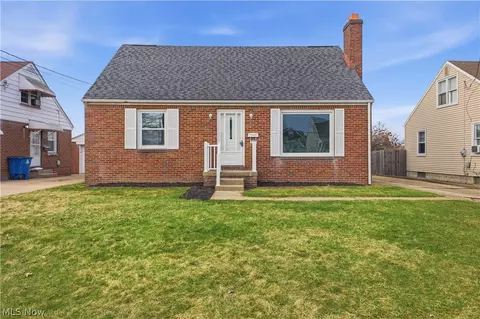 Exterior - 227 E Wilson St, Struthers, OH 44471 photo 7 of 7
