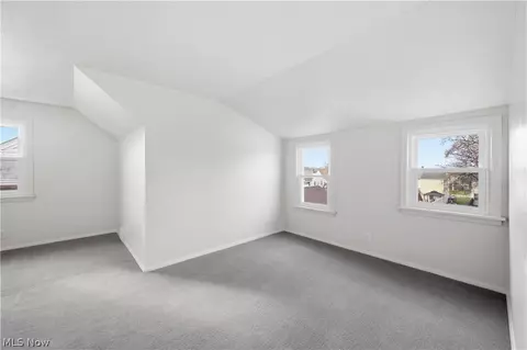 Bedroom - 227 E Wilson St, Struthers, OH 44471 photo 10 of 12