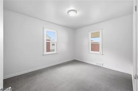 Bedroom - 227 E Wilson St, Struthers, OH 44471 photo 5 of 12