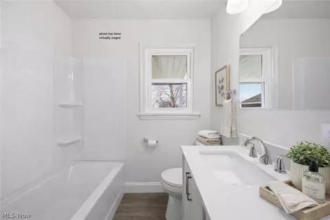 Bath - 227 E Wilson St, Struthers, OH 44471 photo 1 of 2