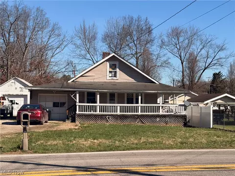 1917 Gihon Rd, Parkersburg, WV 26101