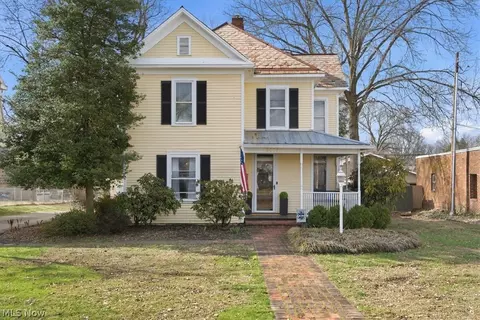 4405 Grand Central Ave, Vienna, WV 26105